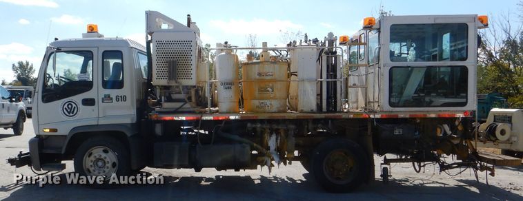 image for item DI2645 1999 GMC T6500 paint striper truck