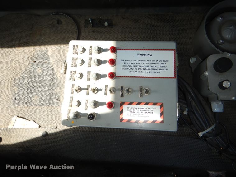 image for item DI2645 1999 GMC T6500 paint striper truck