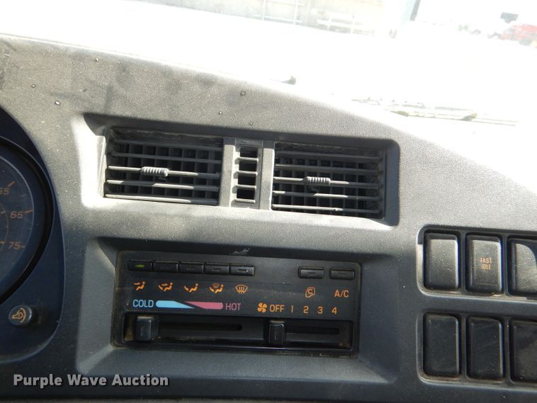 image for item DI2645 1999 GMC T6500 paint striper truck