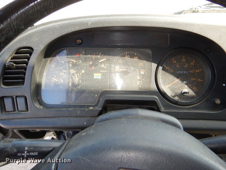 image for item DI2645 1999 GMC T6500 paint striper truck