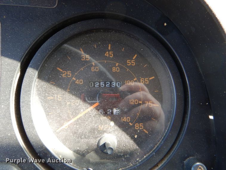 image for item DI2645 1999 GMC T6500 paint striper truck