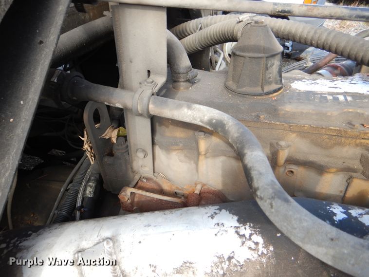 image for item DI2645 1999 GMC T6500 paint striper truck