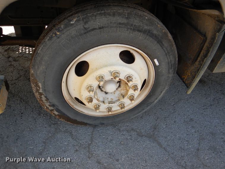 image for item DI2645 1999 GMC T6500 paint striper truck