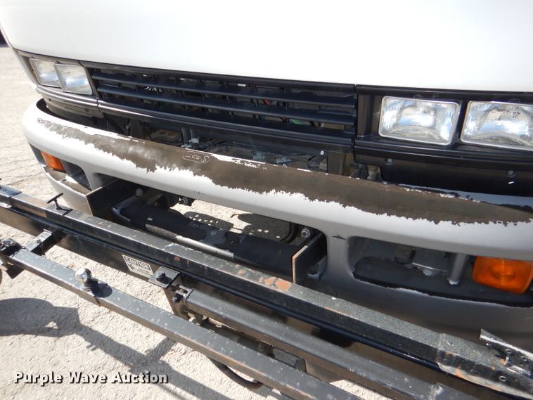 image for item DI2645 1999 GMC T6500 paint striper truck