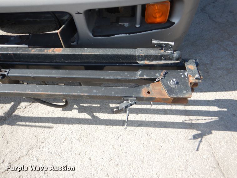 image for item DI2645 1999 GMC T6500 paint striper truck