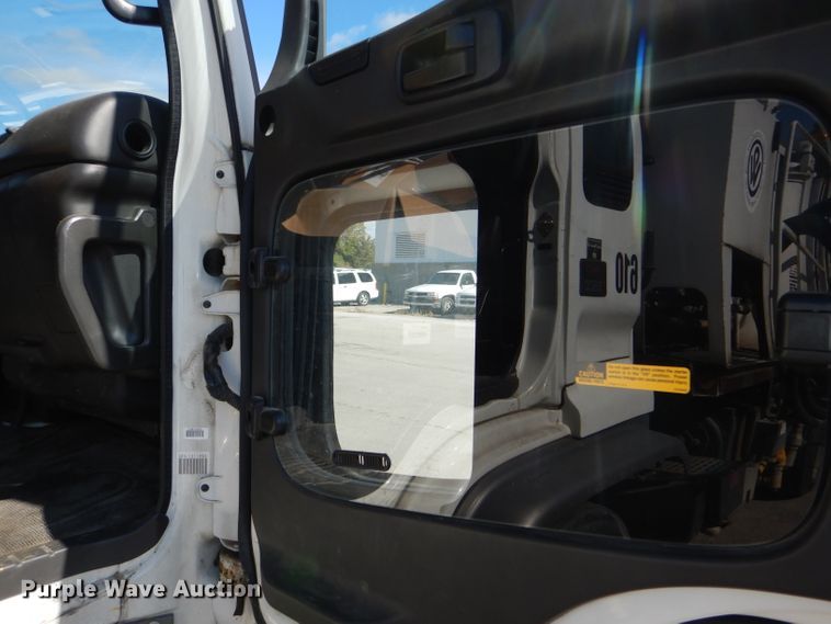 image for item DI2645 1999 GMC T6500 paint striper truck