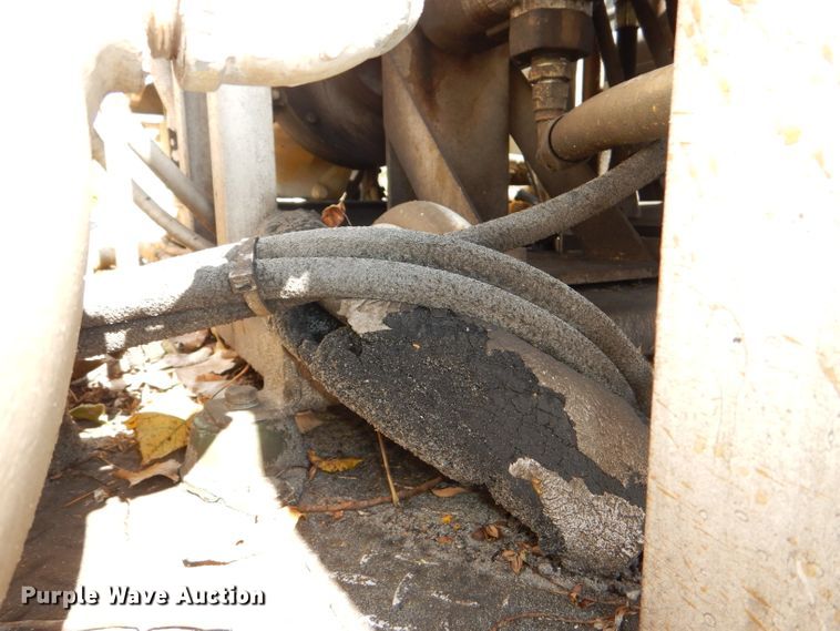 image for item DI2645 1999 GMC T6500 paint striper truck