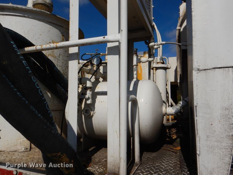 image for item DI2645 1999 GMC T6500 paint striper truck