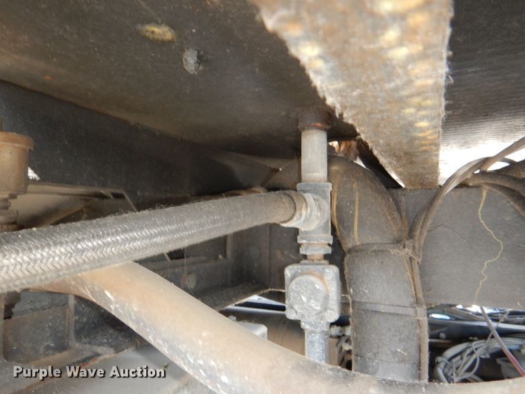 image for item DI2645 1999 GMC T6500 paint striper truck