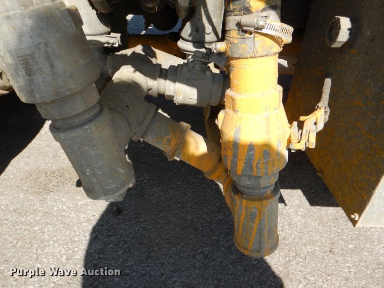 image for item DI2645 1999 GMC T6500 paint striper truck