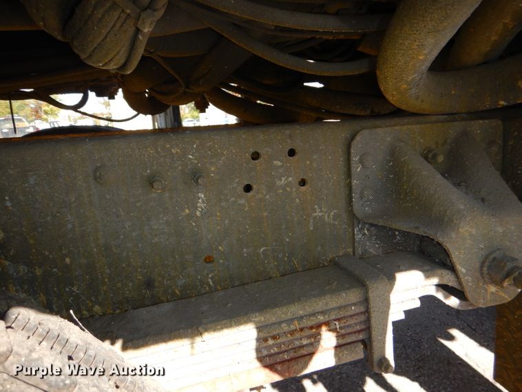 image for item DI2645 1999 GMC T6500 paint striper truck