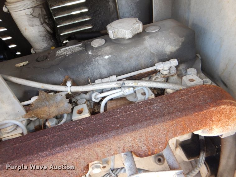 image for item DI2645 1999 GMC T6500 paint striper truck