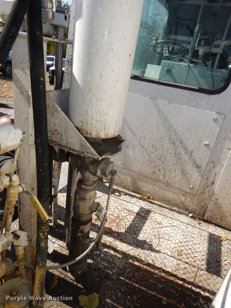 image for item DI2645 1999 GMC T6500 paint striper truck