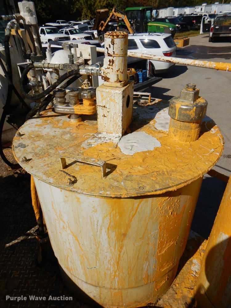 image for item DI2645 1999 GMC T6500 paint striper truck