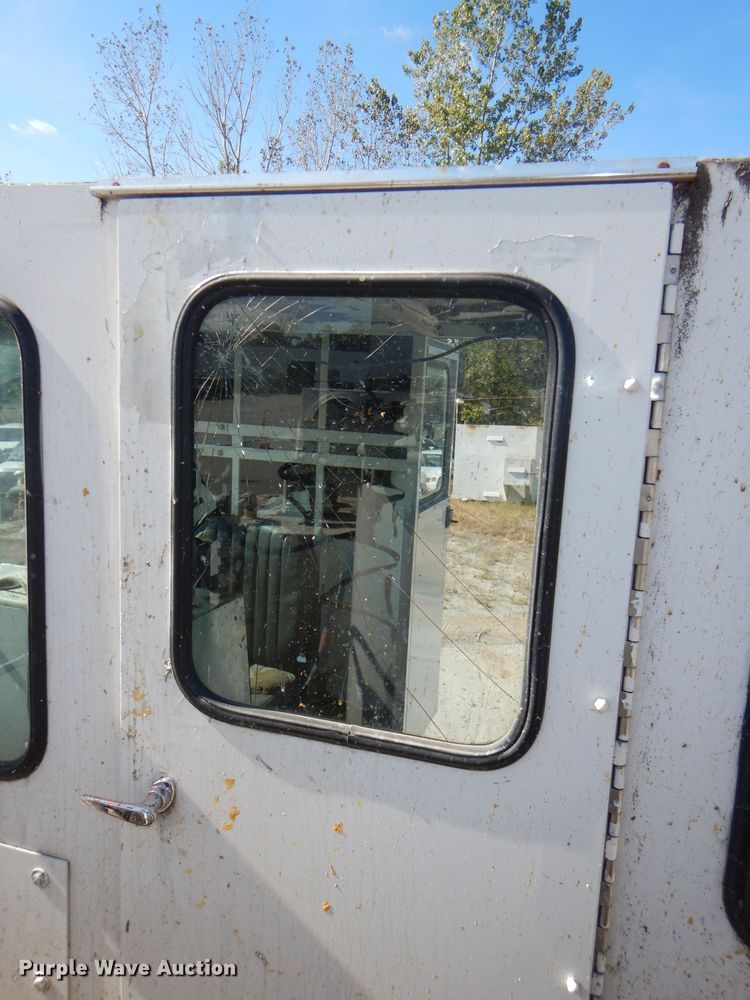 image for item DI2645 1999 GMC T6500 paint striper truck