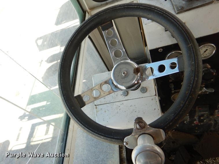 image for item DI2645 1999 GMC T6500 paint striper truck