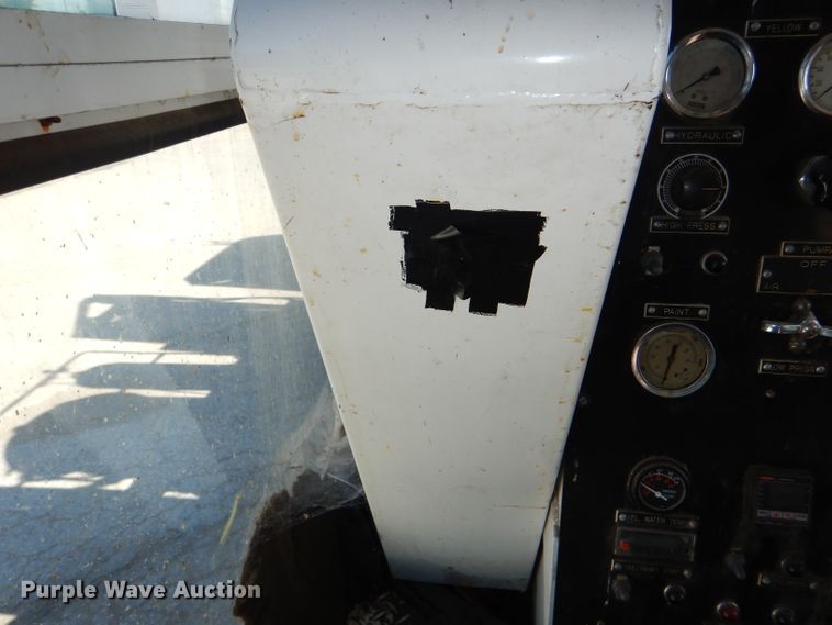 image for item DI2645 1999 GMC T6500 paint striper truck