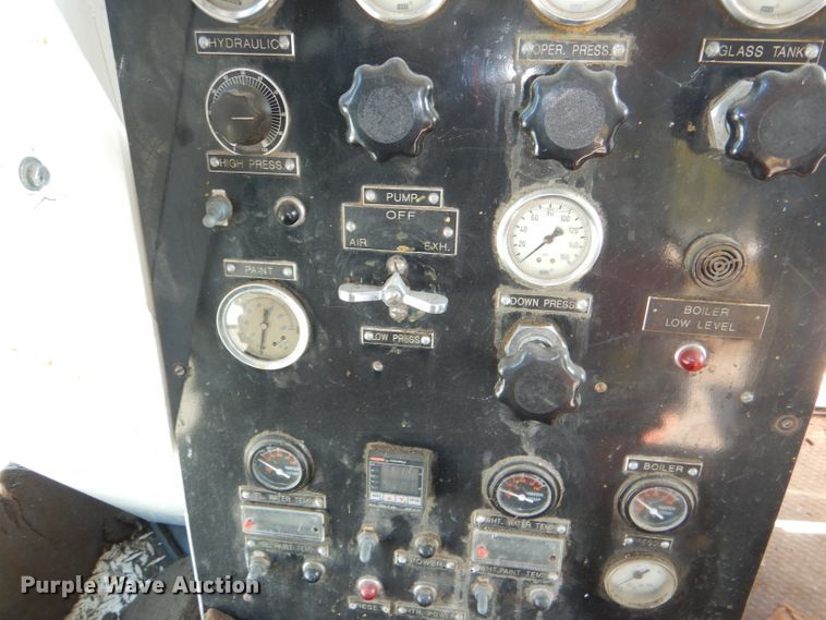 image for item DI2645 1999 GMC T6500 paint striper truck