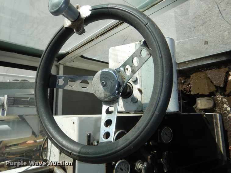 image for item DI2645 1999 GMC T6500 paint striper truck