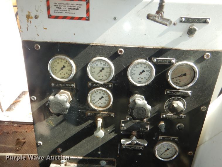 image for item DI2645 1999 GMC T6500 paint striper truck