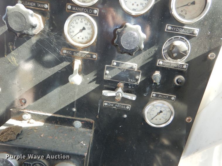 image for item DI2645 1999 GMC T6500 paint striper truck