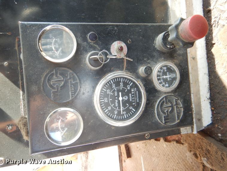 image for item DI2645 1999 GMC T6500 paint striper truck