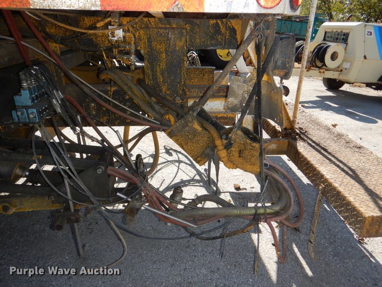 image for item DI2645 1999 GMC T6500 paint striper truck