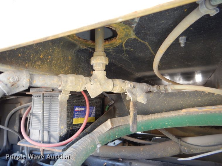 image for item DI2645 1999 GMC T6500 paint striper truck