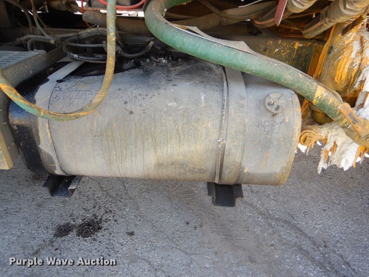 image for item DI2645 1999 GMC T6500 paint striper truck