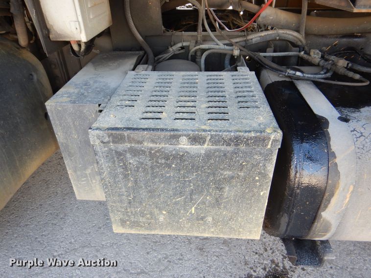 image for item DI2645 1999 GMC T6500 paint striper truck