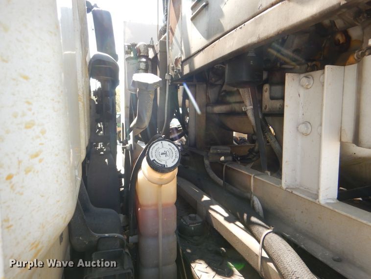 image for item DI2645 1999 GMC T6500 paint striper truck