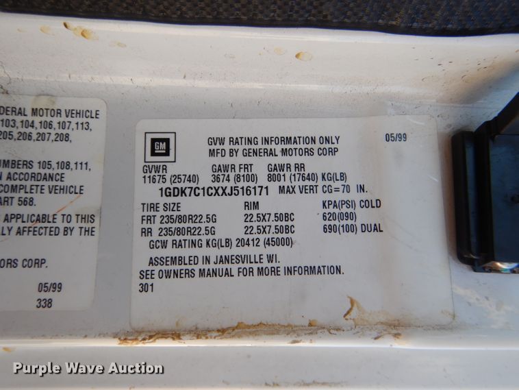 image for item DI2645 1999 GMC T6500 paint striper truck