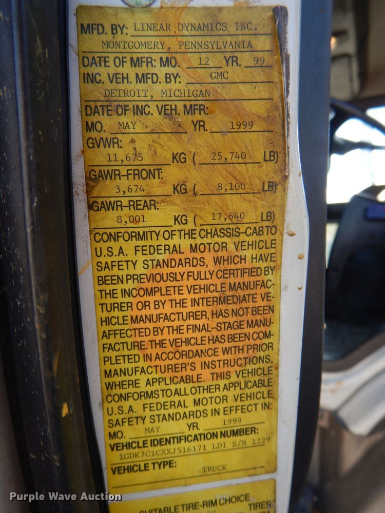 image for item DI2645 1999 GMC T6500 paint striper truck