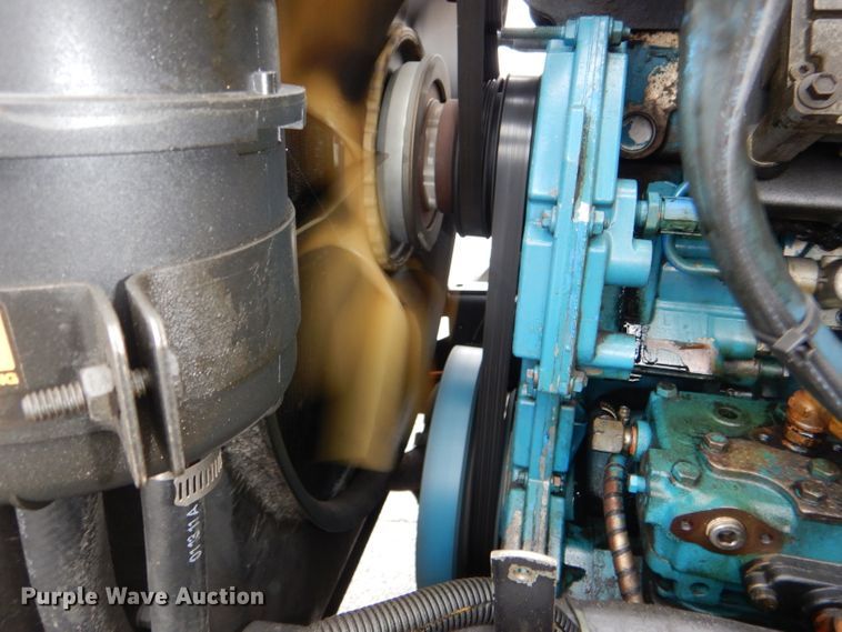 image for item DI2648 2002 International 4900 bucket truck