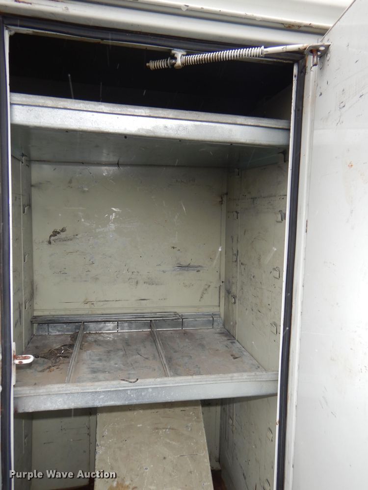 image for item DI2648 2002 International 4900 bucket truck