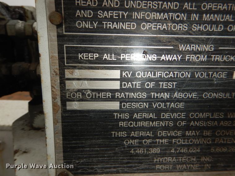 image for item DI2648 2002 International 4900 bucket truck