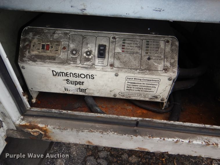 image for item DI2648 2002 International 4900 bucket truck