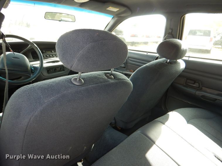 image for item DI2657 2000 Ford Crown Victoria Police Interceptor