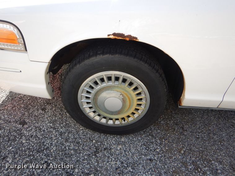 image for item DI2657 2000 Ford Crown Victoria Police Interceptor