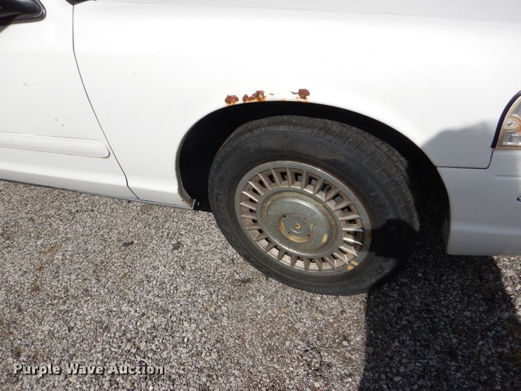 image for item DI2657 2000 Ford Crown Victoria Police Interceptor