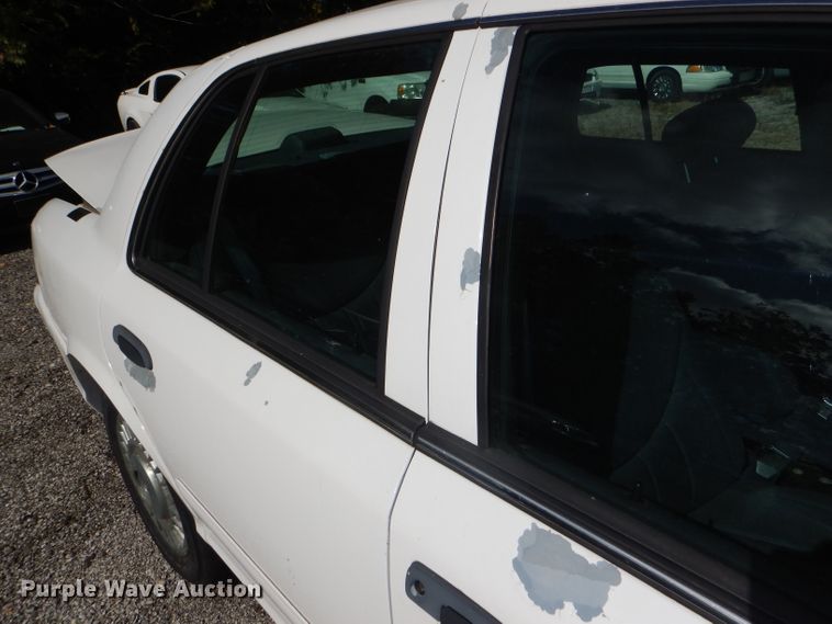 image for item DI2657 2000 Ford Crown Victoria Police Interceptor