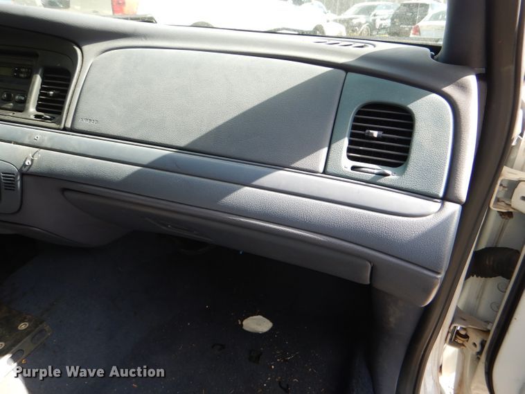 image for item DI2657 2000 Ford Crown Victoria Police Interceptor