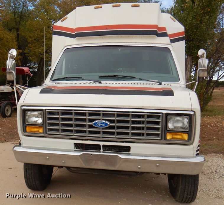 image for item DI2672 1990 Ford Econoline E350 Aerotech shuttle bus