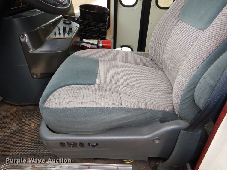 image for item DI2672 1990 Ford Econoline E350 Aerotech shuttle bus