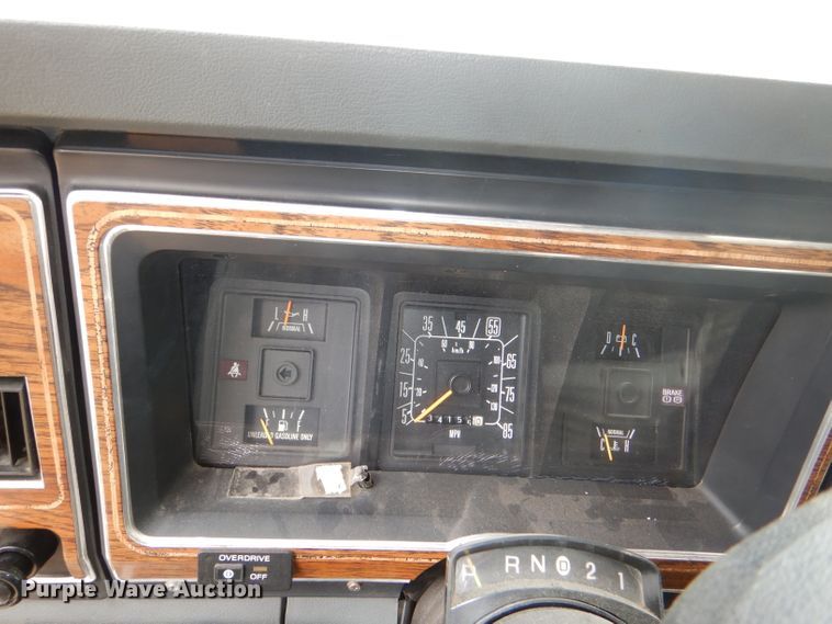 image for item DI2672 1990 Ford Econoline E350 Aerotech shuttle bus