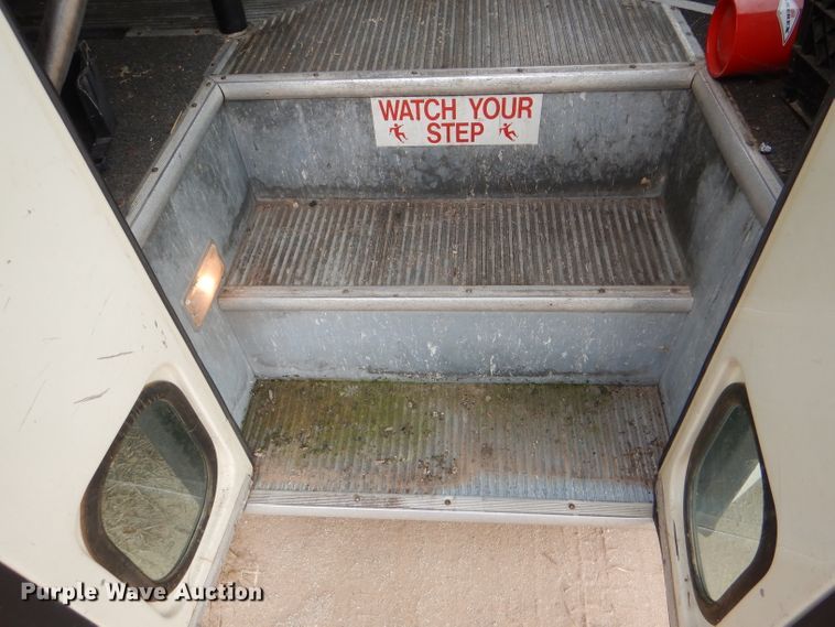 image for item DI2672 1990 Ford Econoline E350 Aerotech shuttle bus