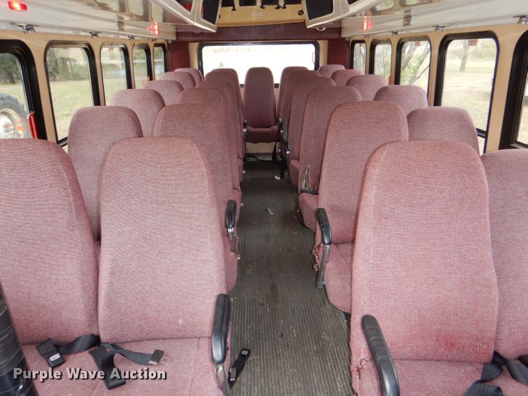 image for item DI2672 1990 Ford Econoline E350 Aerotech shuttle bus