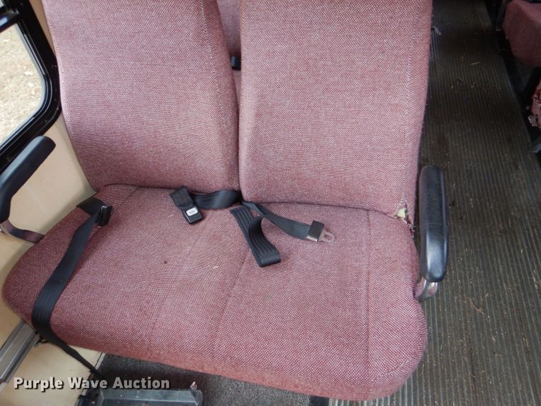 image for item DI2672 1990 Ford Econoline E350 Aerotech shuttle bus