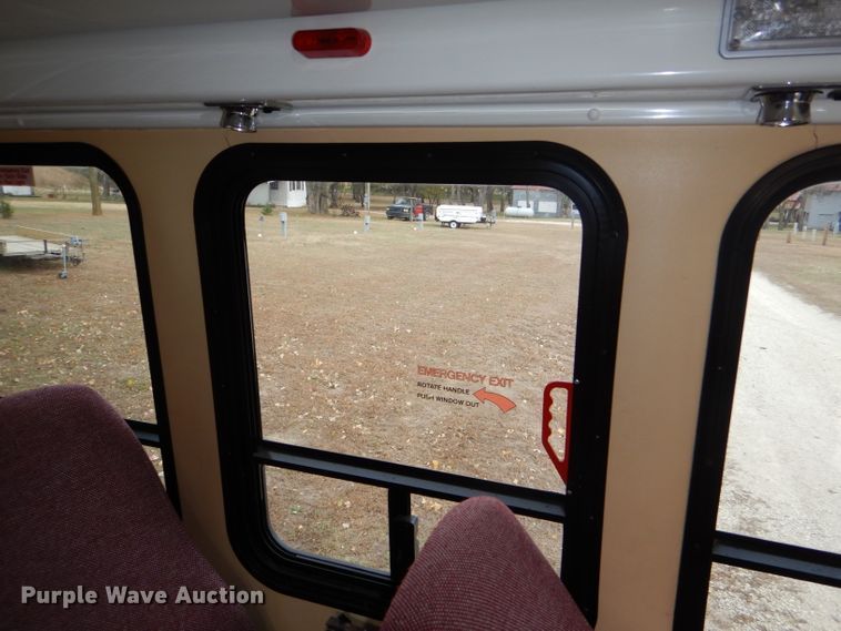 image for item DI2672 1990 Ford Econoline E350 Aerotech shuttle bus