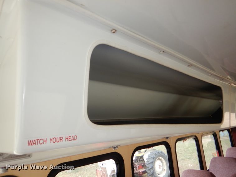 image for item DI2672 1990 Ford Econoline E350 Aerotech shuttle bus
